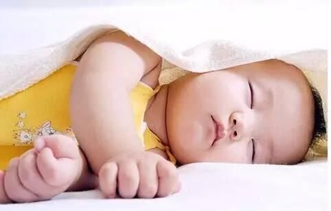 这4种睡法会使宝宝越睡越笨！宝宝怎么睡才会更聪明！ 生活常识 第1张