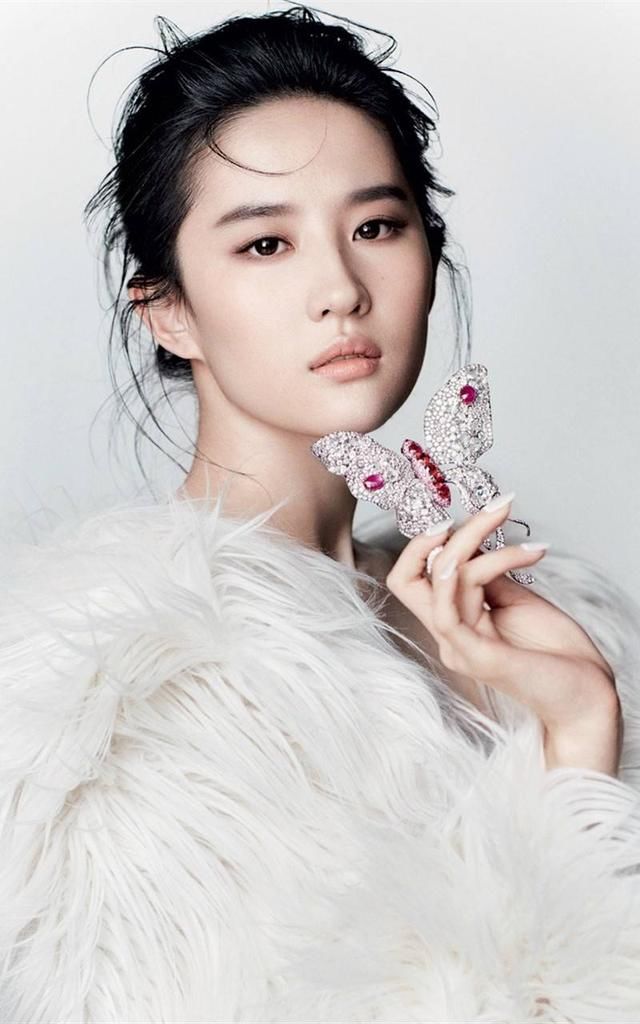 揭宋承宪刘亦菲分手原因,简短沟通都需靠翻译