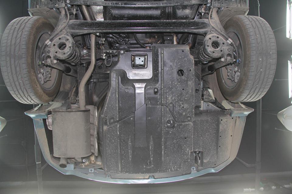 卡罗拉双擎底盘封塑diy