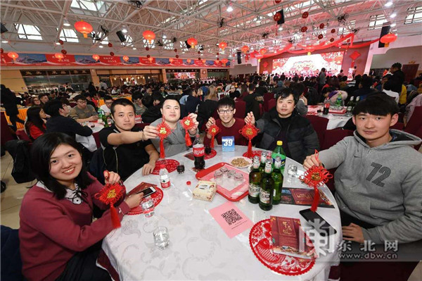 这个春节够精彩!哈工大年夜饭 不仅仅是能吃的幸福 这个春节够精彩!哈工大年夜饭 不仅仅是能吃的幸福
