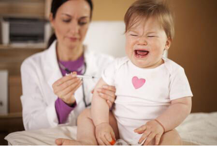 打退烧针和口服美林布洛芬混悬液,哪个更安全?