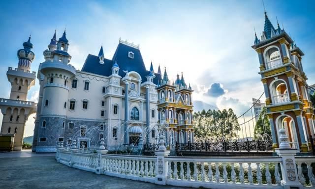 东莞龙凤山庄3D玻璃桥完美升级!你要来挑战吗