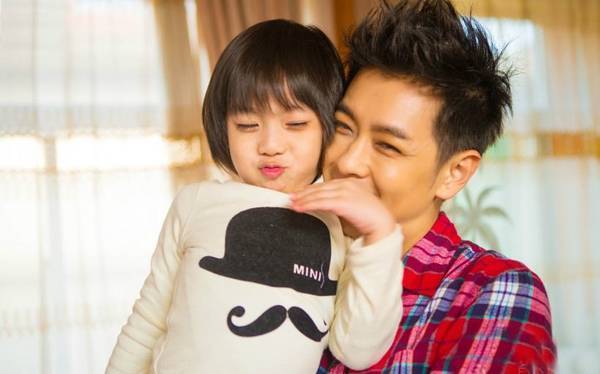 kimi长大了,连爸比林志颖都大呼"快追不上你了"!