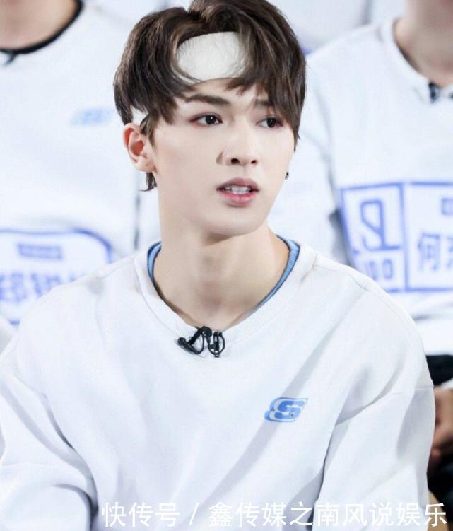 聊聊戴发带的男孩,蔡徐坤太帅,黄明昊超萌,董岩