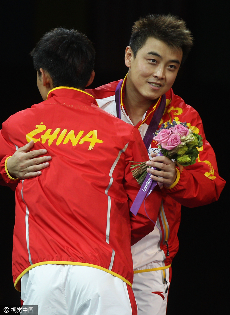 这届奥运会上中国代表团同样出现了一些悲情英雄。三届奥运会，三个亚军，始终与金牌无缘的王皓，无疑令人心生怜悯，但是无冕之王无愧于国乒中流砥柱。