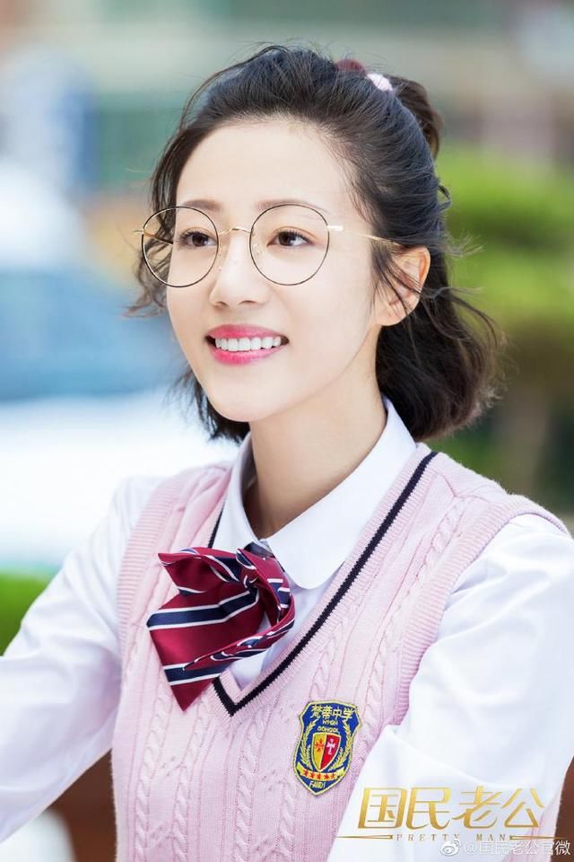 高跟鞋穿到脚变形,李溪芮不愧是杨幂旗下的长