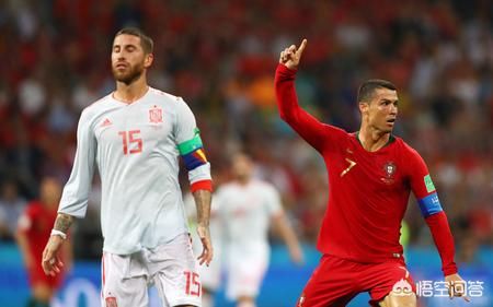 C罗点射西班牙 拉莫斯跳起来想庆祝 发现彼此