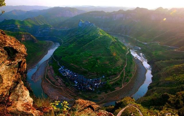 它处在河南和山西的交界处,依山傍水,宛如世外桃源,它就是磨滩村