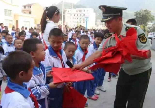 消防兵集体脱军装!今后还会有逆火而行的英雄