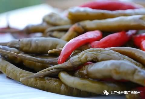 碧溪湖畔,鱼味飘香!一碟酸辣鱼仔干,从味蕾上开启富川人的记忆之门!