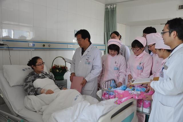 明星为要孩子选择人工受孕,女人生孩子时千万