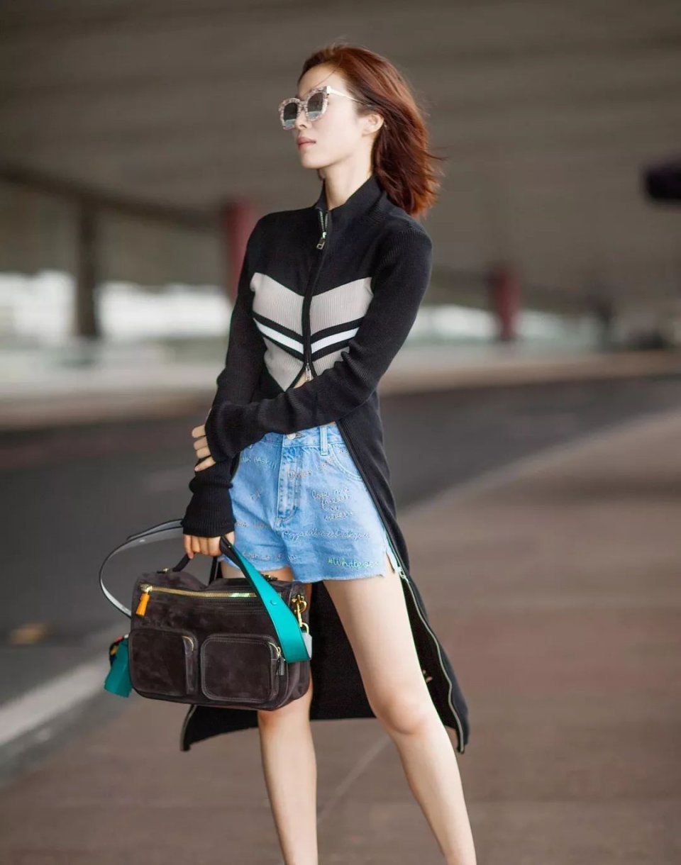 牛仔短裤配什么上衣 牛仔短裤配什么鞋推荐