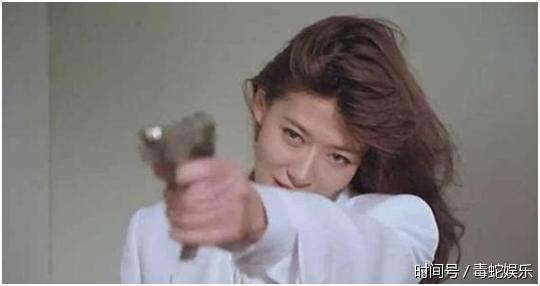 她曾为星女郎,却一生为情所困,儿子获王菲资助