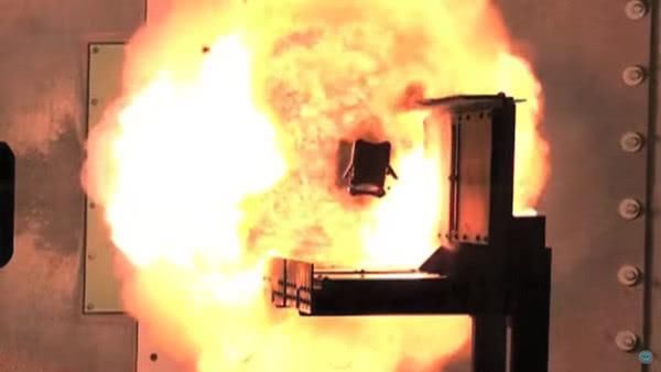 美国FBI慌了:中国舰载电磁炮进入海试环节,预计