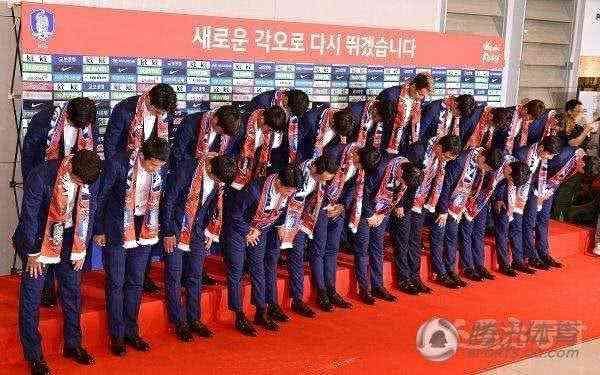 韩国世界杯后还向球迷道歉,国足却与网友对骂