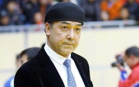 执教同一支CBA球队19年?阿的江都服他 春哥