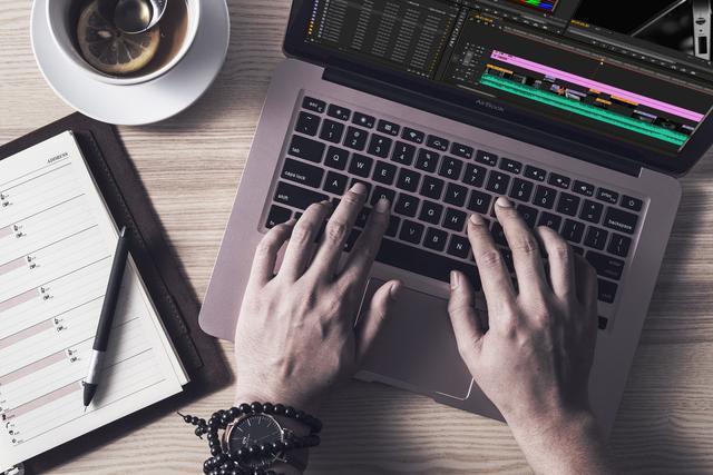 挑战微软苹果 国产PC厂商推高端轻薄笔记本!