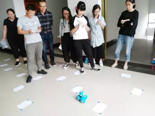 未来编程狮 华师大青少年人工智能编程教师培