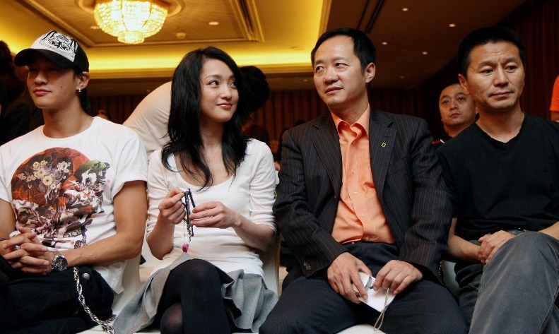 据悉，1993年，刘江和吴泓联手创立了中国历史上第一本时尚杂志——《时尚》。