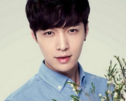 张艺兴人品如何?看完黄磊韩红金星对他的评价