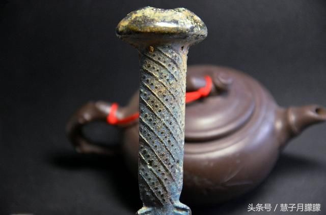 青铜剑王者,杀人利器,三叉四棱,放血堵不住,比天下第一剑还狠