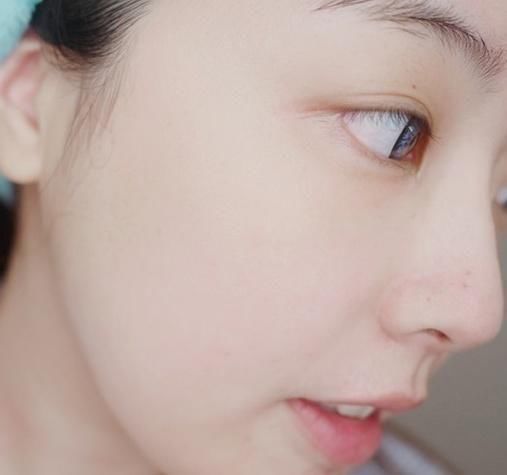 药店两元一管的药膏每天睡前抹一点,祛斑效果