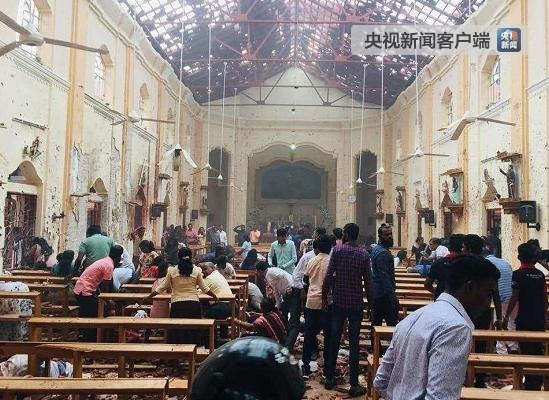 当地时间21日上午，斯里兰卡首都科伦坡多地发生爆炸，爆炸地点包括2座教堂以及香格里拉、肉桂红（Cinnamon Red）、金斯伯里（Kingsbury）在内的知名酒店。斯里兰卡当地媒体报道，6起爆炸据信已经导致125人死亡，160人受伤。