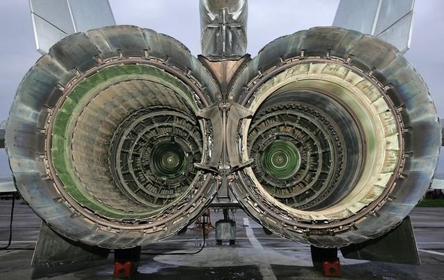 真相了!歼20为何迟迟不上矢量发动机?只因这一