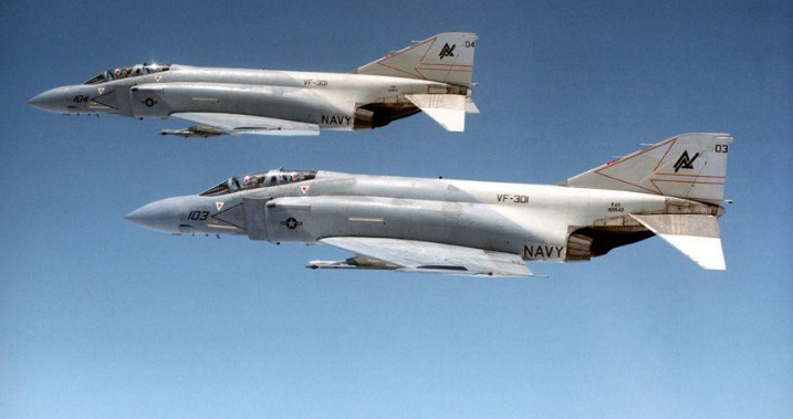 美国最先进战机刚越境 我军1秒击中目标:美军