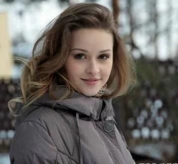 游客酒店住宿,晚上有乌克兰美女敲门,开门后…