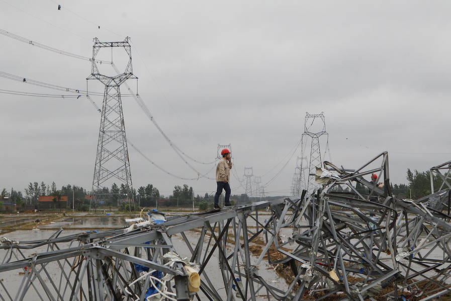 龙卷风袭击后的盐城