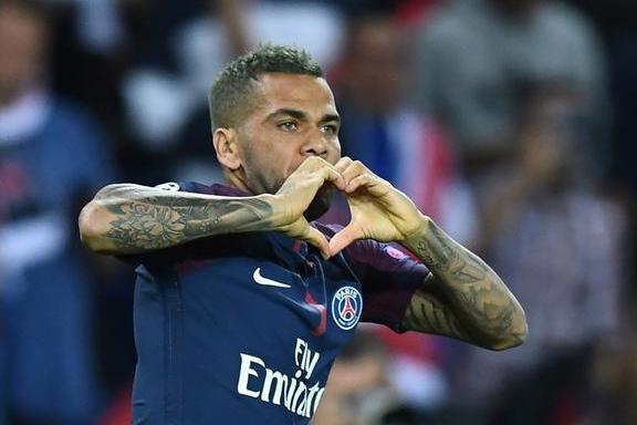 10年8度入选最佳阵容 巴萨史上最亏交易 管理