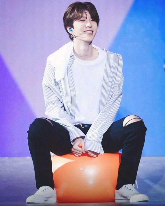 九人男团常驻综艺:陈立农搭档周洁琼,范丞丞范