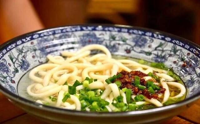 这座千年古镇,是夏季最受成都人欢迎的避暑之