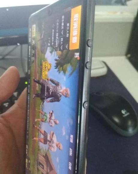 坚果R1被曝开胶和屏幕翘起,罗永浩:又不是不能