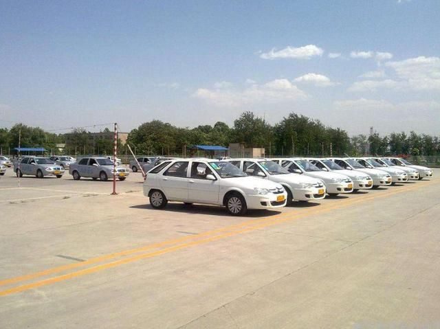 考驾照遇一奇葩考生,考试当天 才发现自己背题