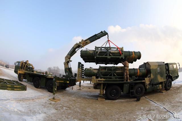 除了苏35战机 中国引进S-400防空导弹也是一