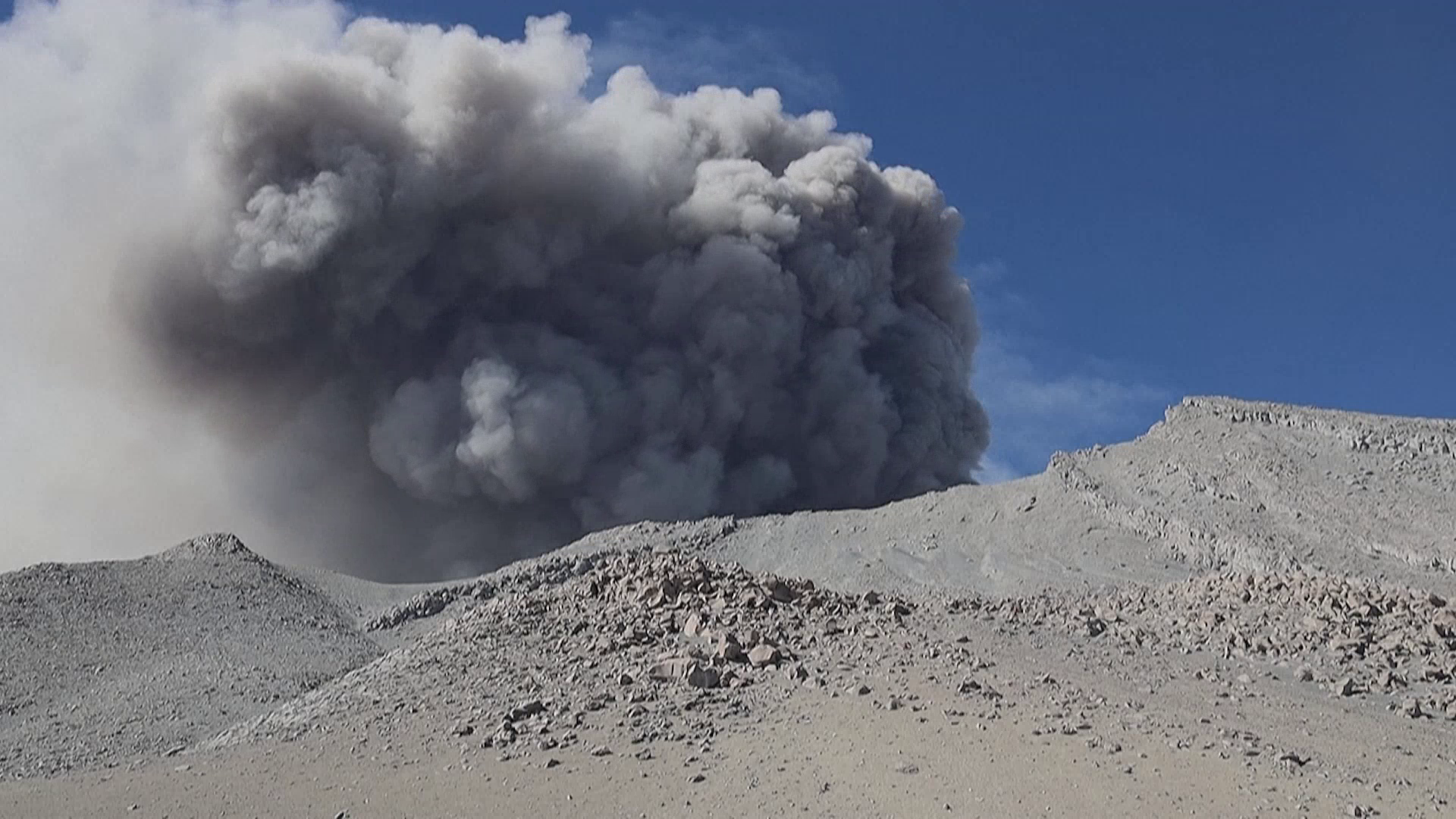火山喷发 秘鲁南部多地实施60天紧急状态_北京时间