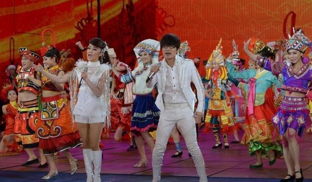 与玖月奇迹同获星光大道冠军,一个多次上春晚
