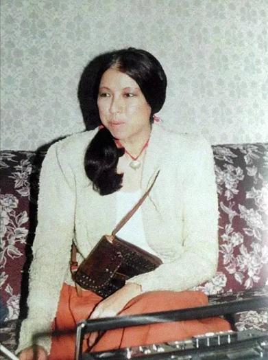 三毛坎坷的一生,上天最终没有给痴情的她一个好的结果!