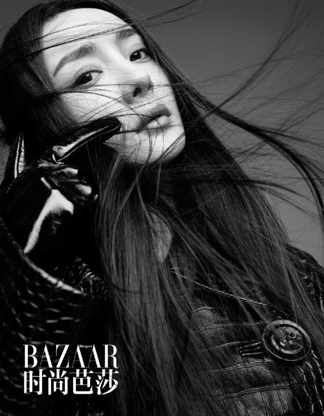 流量女王!杨幂登上时尚杂志封面 狂秀逆天大长腿