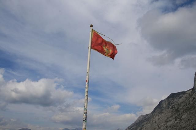 塞黑游3:筛选目的地条件1:免签。