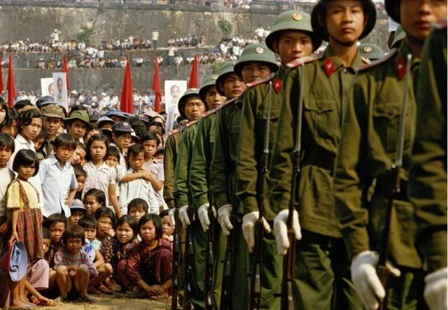 越南人评价中、日、韩三国人的长相:我们也有