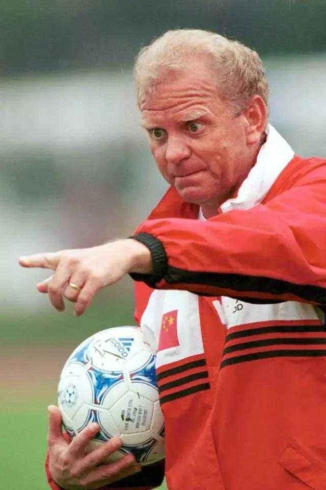 现今中国足球第一人郑智!最不能忘记的两个人