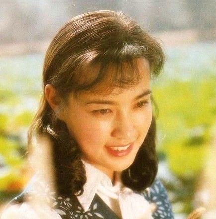 看刘晓庆年轻时的照片,才知道为何她四婚三离