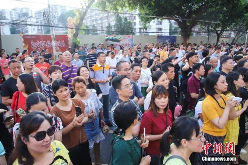 重庆教育考试院:高考政审是记者写错了