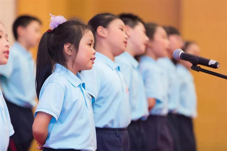 金山区举行小学生爱心暑托班总结会