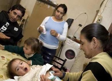 世界上最年轻 儿女最多的母亲:17岁妙龄少女生