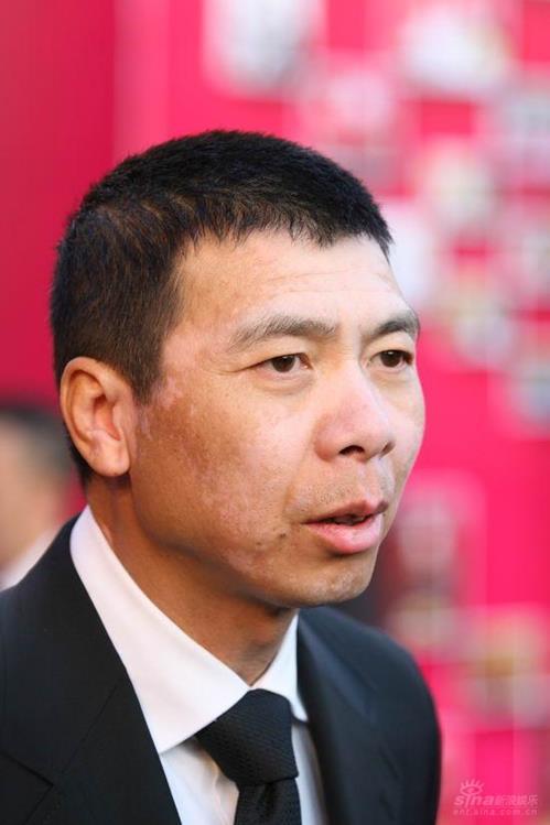 小刚领导了许多优秀的戏剧,但遭到了崔永元的