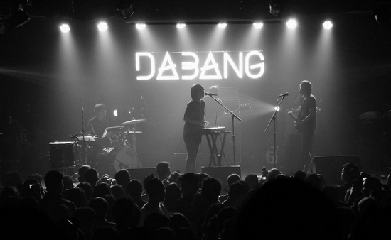 中国也有个“大棒” 女主唱曾在音乐节半裸演出